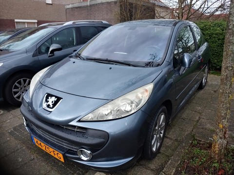 Zeer nette Peugeot 207 1 6 16V met Vti pack