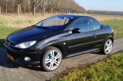 Peugeot 206CC  2 0  17inch climate 133 800km 1e ned eigenaar