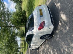 Mercedes C-klasse 200 Amg line parelmoer wit luchtgeveerd