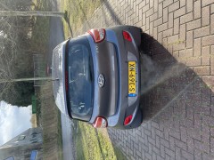 Hyundai i10 1 0i i-Motion Premium airco stuur en stoekverw