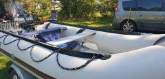 Rubberboot met 20pk yamaha motor en pega trailer