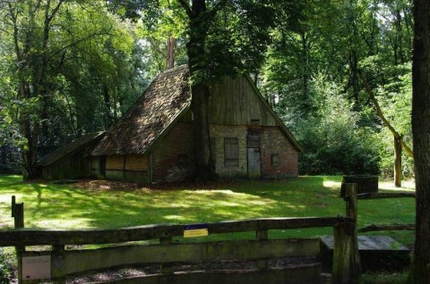 Getrouwd stel zoekt gezellig huurhuisje achteraf