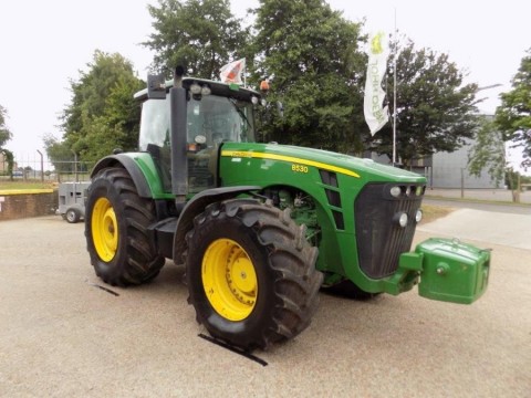 John Deere - 8530