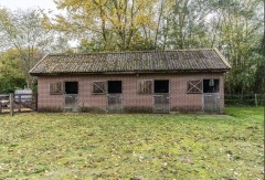 Vrijstaande woning met paardenstallen