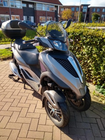 Piaggio MP3 300 Yourban LT uit 2012