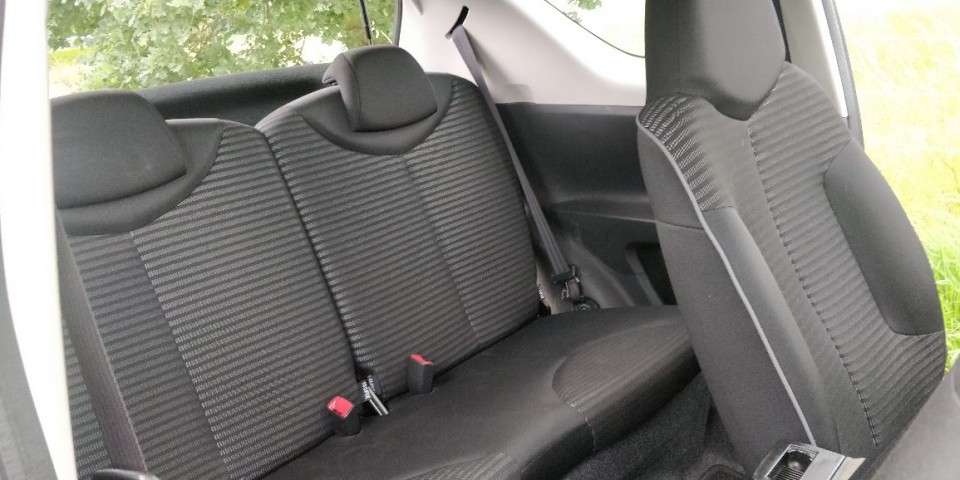 Zeer nette peugeot 107 automaat 72.000 km