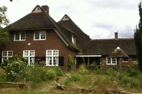 Beheerder gezocht  boerderij en gratis wonen in behandeling