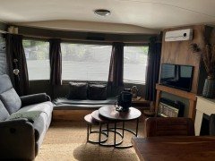 Stacaravan Atlas Everglade 3 slaapkamers met standplaats en inboedel