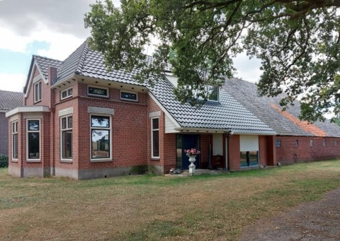Boerderij BUITENKANSJE op een  zeldzaam mooie locatie