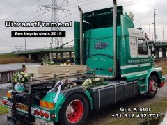 Te huur  5 typen kistdragers t b v  uitvaart met een truck