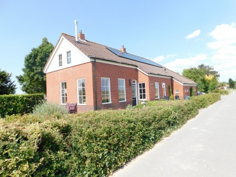 Woonboerderij met veel grond