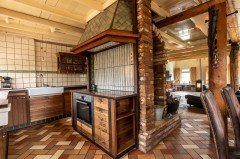 Woning met 1 8 ha eigen grond