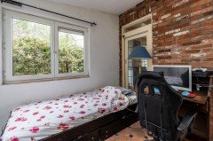 Woning met 1 8 ha eigen grond