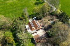 Woning met 1 8 ha eigen grond