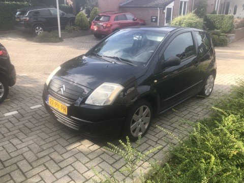 Te koop  Citro&euml;n C2 1 1  L 2004  zwart