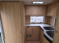 DETHLEFFS CAMPER 3 95 HK 2006 ZGOH 2 LENGTEBEDDEN