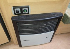 DETHLEFFS CAMPER 3 95 HK 2006 ZGOH 2 LENGTEBEDDEN