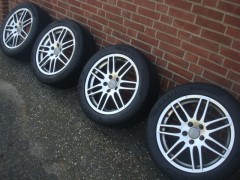 17 Inch Audi RS 4 Velgen en Banden Steek 5x112