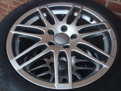 17 Inch Audi RS 4 Velgen en Banden Steek 5x112