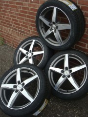 18Inchnch AEZ Velgen en Banden Steek 5x112