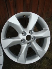 17 Inch Originele Nissan Velgen Steek 5x114 3
