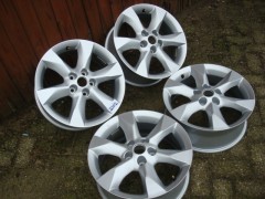 17 Inch Originele Nissan Velgen Steek 5x114 3