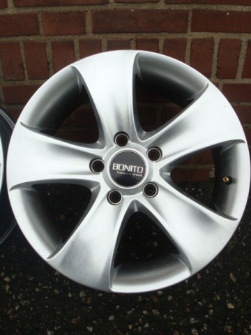 16 Inch Bonito Velgen Steek 5x114 3 5x115