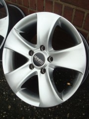 16 Inch Bonito Velgen Steek 5x114 3 5x115
