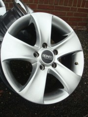 16 Inch Bonito Velgen Steek 5x114 3 5x115