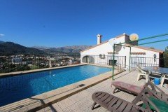 Uw eigen Villa in ORBA VALLEI met parkings en logeerruimte en