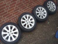 15 Inch Daihatsu lichtmetalen velgen met Banden 4x100
