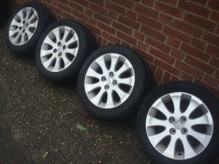 15 Inch Daihatsu lichtmetalen velgen met Banden 4x100