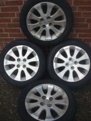 15 Inch Daihatsu lichtmetalen velgen met Banden 4x100