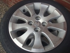 15 Inch Daihatsu lichtmetalen velgen met Banden 4x100