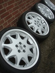 19 Inch Kia Velgen en Banden Steek 5x114 3
