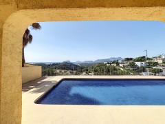 Uw eigen zeer aantrekkelijk Villa in MORAIRA met parkings