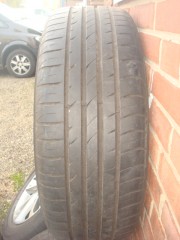 18 Originele Hyundai V-Spoke Velgen en Banden 5x114 3