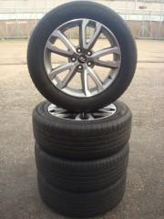 18 Originele Hyundai V-Spoke Velgen en Banden 5x114 3