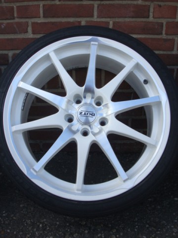 19 Inch DOTZ Velgen en Banden Steek 5x114 3