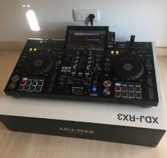 Pioneer DDJ-FLX10 en DDJ-REV7 en DDJ-1000SRT en AlphaTheta DDJ-GRV6