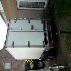 gesloten aanhangwagen geremd 2700 kg
