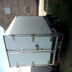 gesloten aanhangwagen geremd 2700 kg