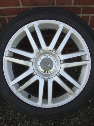 17 inch Originele S8 velgen en banden steek 5x112