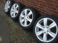 17 Inch Devino Velgen en Banden Steek 5x112
