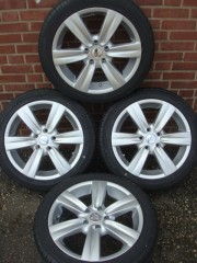 17 Inch Devino Velgen en Banden Steek 5x112