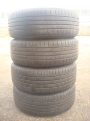 18 Originele Hyundai V-Spoke Velgen en Banden 5x114 3