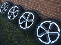 17 Inch VW Dotz Hanzo Velgen Hifly Michelin 5x112