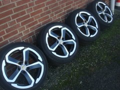 17 Inch VW Dotz Hanzo Velgen Hifly Michelin 5x112