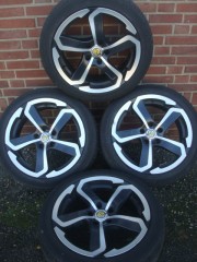 17 Inch VW Dotz Hanzo Velgen Hifly Michelin 5x112