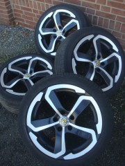 17 Inch VW Dotz Hanzo Velgen Hifly Michelin 5x112